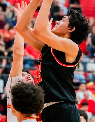sports_taosboysbasketball_250306_dp003.jpg